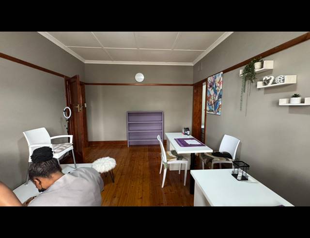 48M² BUSINESS TO LET IN SCOTTSVILLE